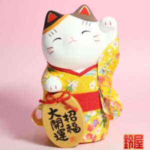 仕事運の開運アイテムである左手上げのちりめん招き猫1